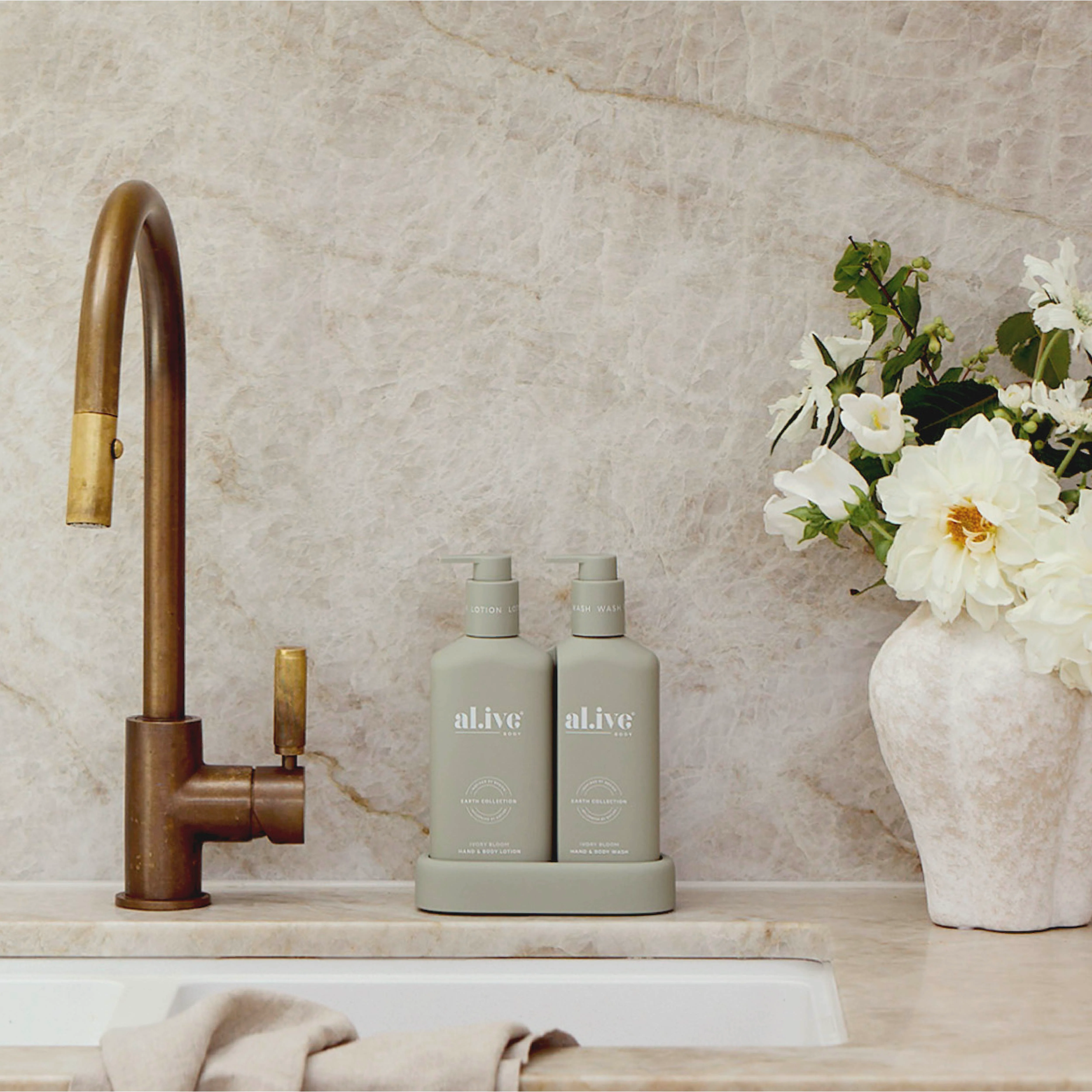 COMPACT BATHROOM DUO WASH + LOTION - IVORY BLOOM - Image 6