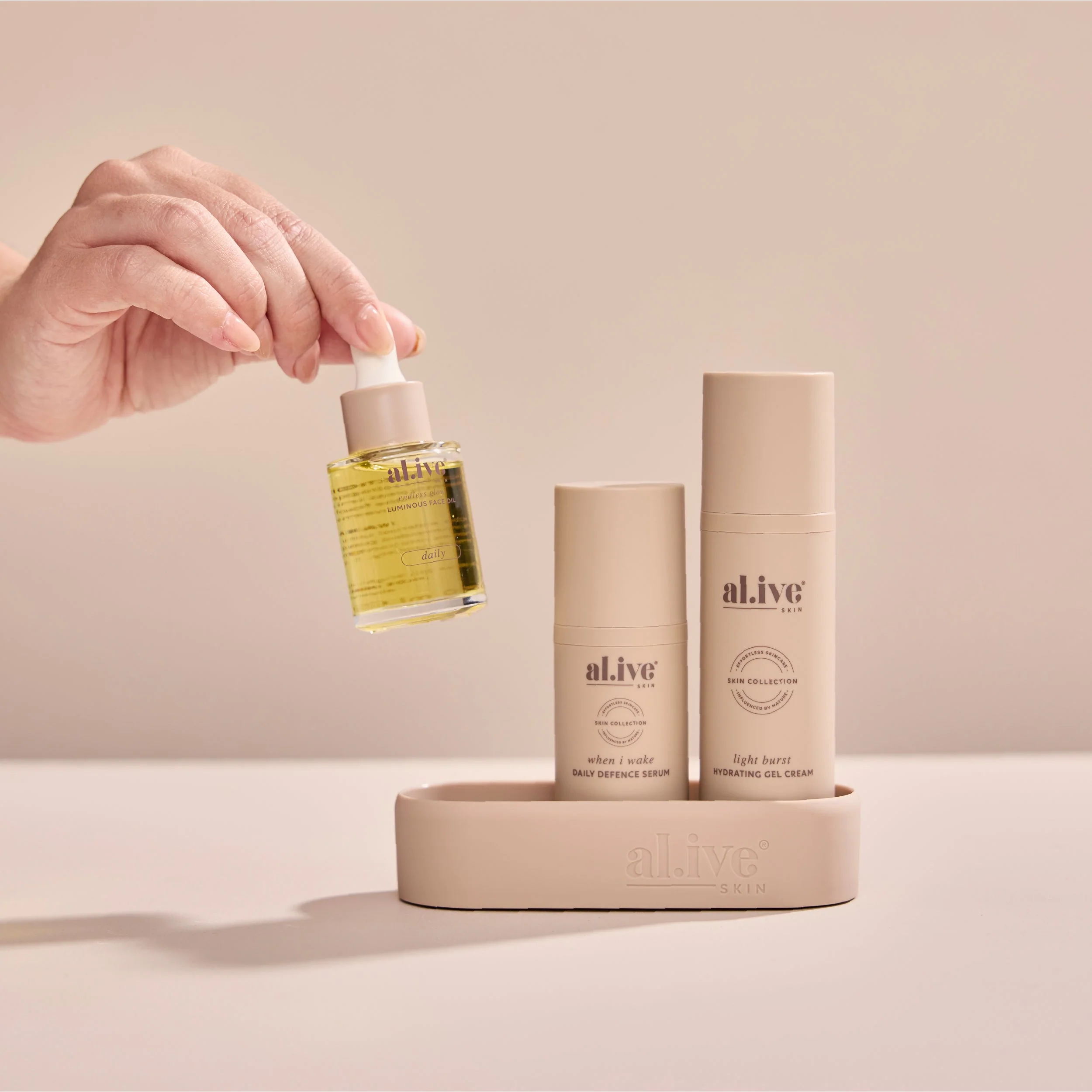 ENDLESS GLOW - LUMINOUS FACE OIL - Image 5